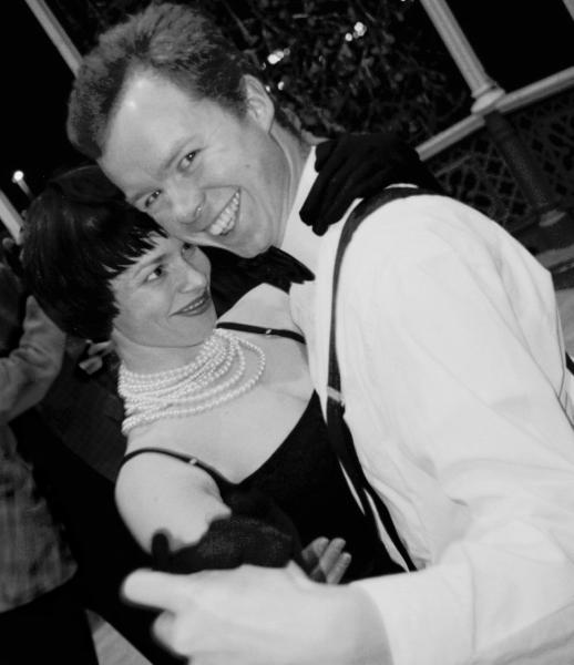linda-ser-paa-inge_BW.jpg